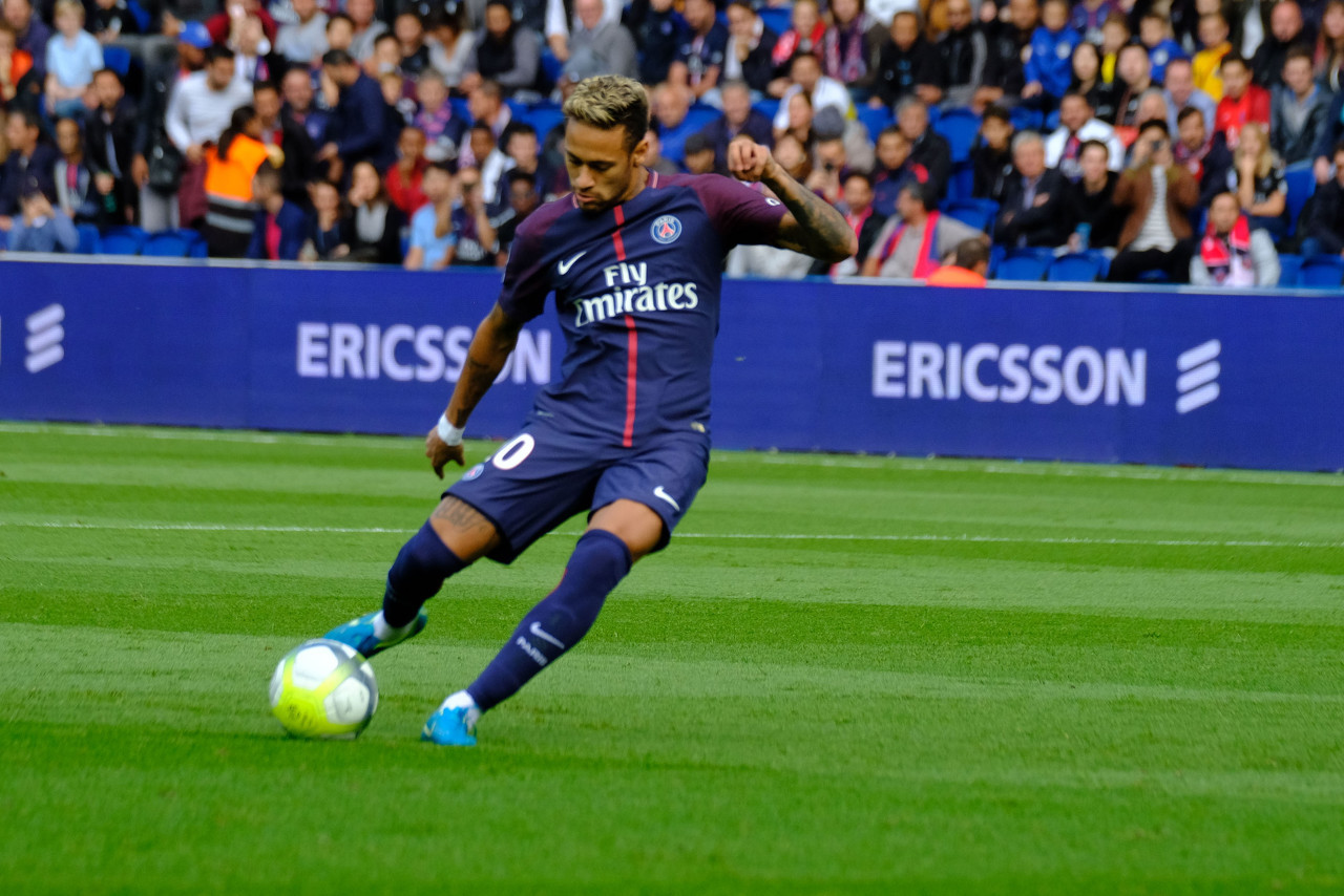 Valve对重大赛事前的阵容变更限制施加了 CS2