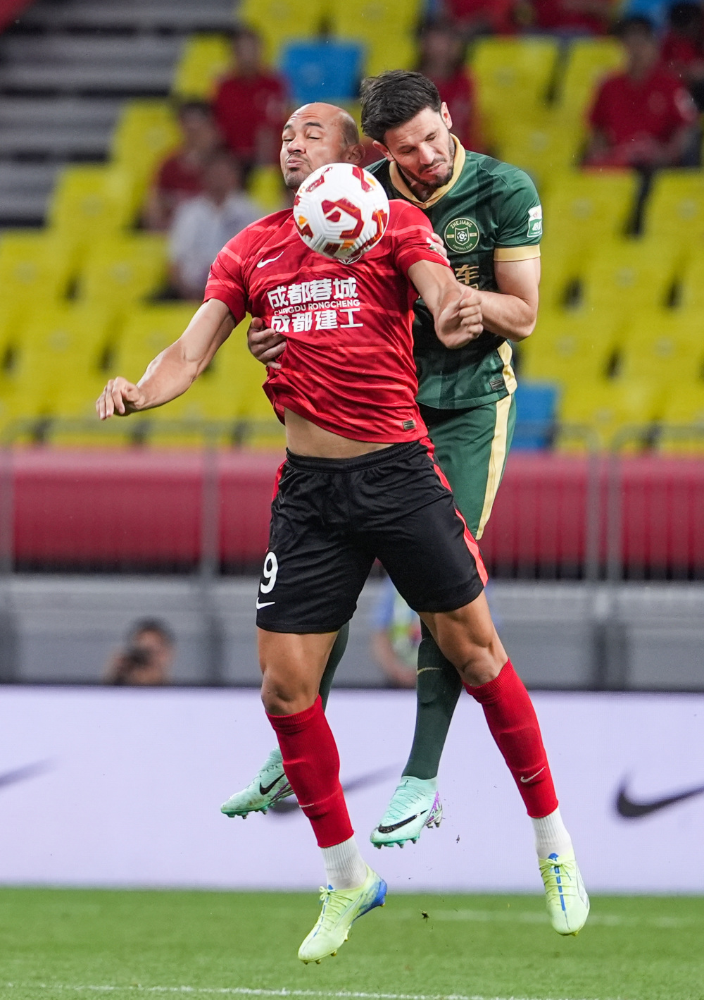 王励勤升任3天遭围攻，呼吁理性追星，极端球迷为何反目？