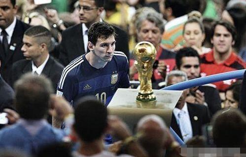 国安内部人士：传闻说俱乐部要解散、欠薪8个月都是谣言