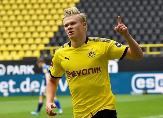 万项谈梅开二度：只能说运气比较好，赶上了这两个进球