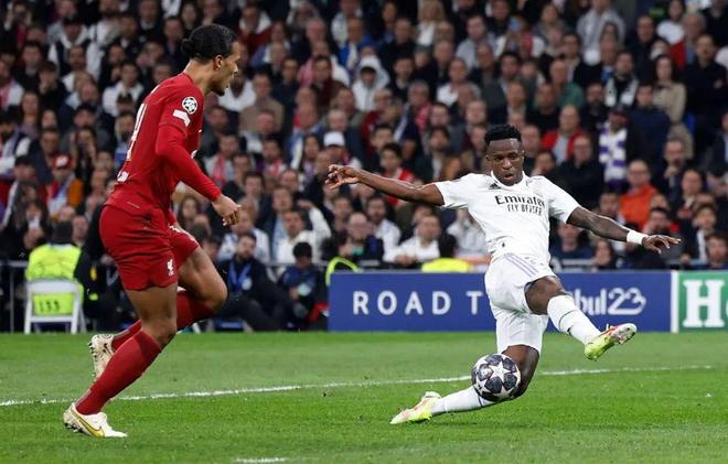 （粤港澳全运会）四川队选手王雅繁／蒋欣玗获网球女子双打冠军