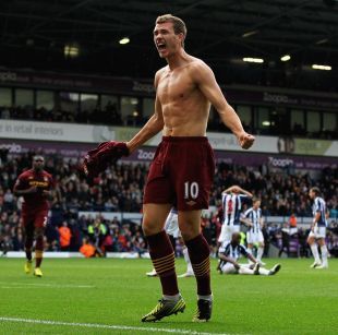 国脚伤愈复出，送出助攻稳定军心