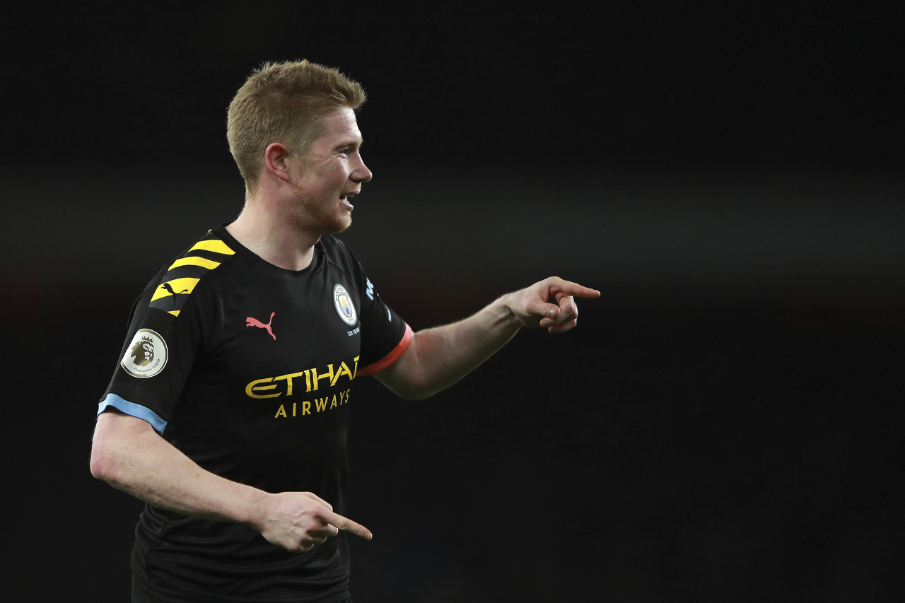 哈登生涯3次单场10+三分，与拉文和JR并列历史第四位