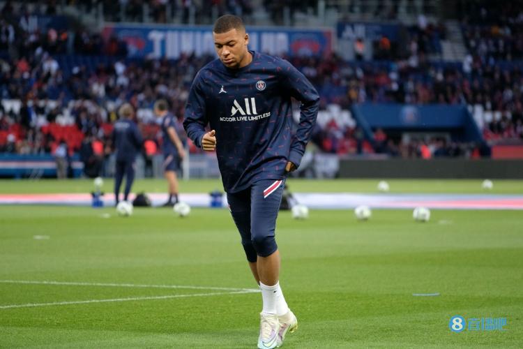 贝尔戈米盛赞法布雷加斯：他从不踢0-0的比赛，执教理念正确