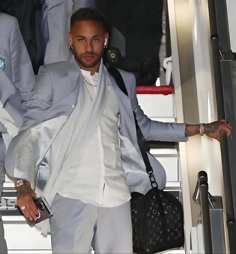 WBG晒选手返图：Xiaohu与队友相视一笑 Tarzan看上去很有精神